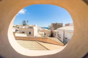 A Look at Ortigia - Bright Apartment